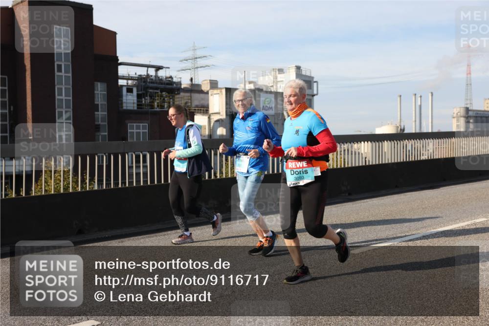 03.10.2025 - Köhlbrandbrückenlauf Lena Gebhardt http://msf.ph/oto/9116717 03.10.2025 10:21:05 Position 2 3093 meine-sportfotos.de