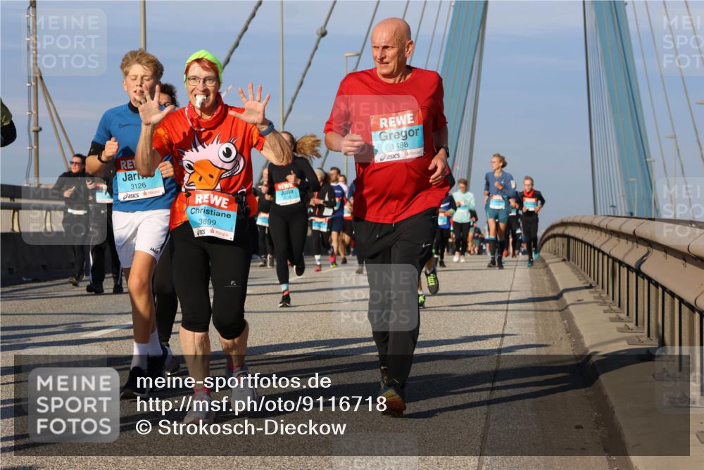03.10.2025 - Köhlbrandbrückenlauf Strokosch-Dieckow http://msf.ph/oto/9116718 03.10.2025 09:49:45 Position 2 3126, 3699, 1498 meine-sportfotos.de