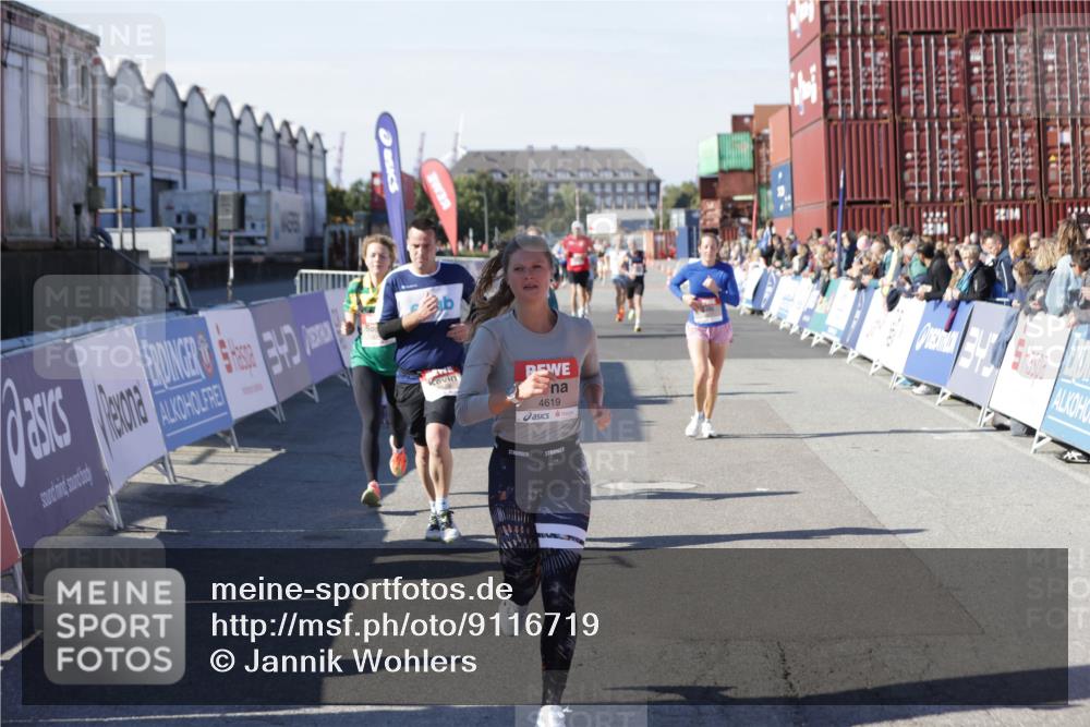 03.10.2025 - Köhlbrandbrückenlauf Jannik Wohlers http://msf.ph/oto/9116719 03.10.2025 13:02:53 Ziel 4095, 4116, 4137, 4203, 4279, 4579, 4619, 4747, 5245, 5793, 5810, 6175, 6255, 6447, 6739 meine-sportfotos.de
