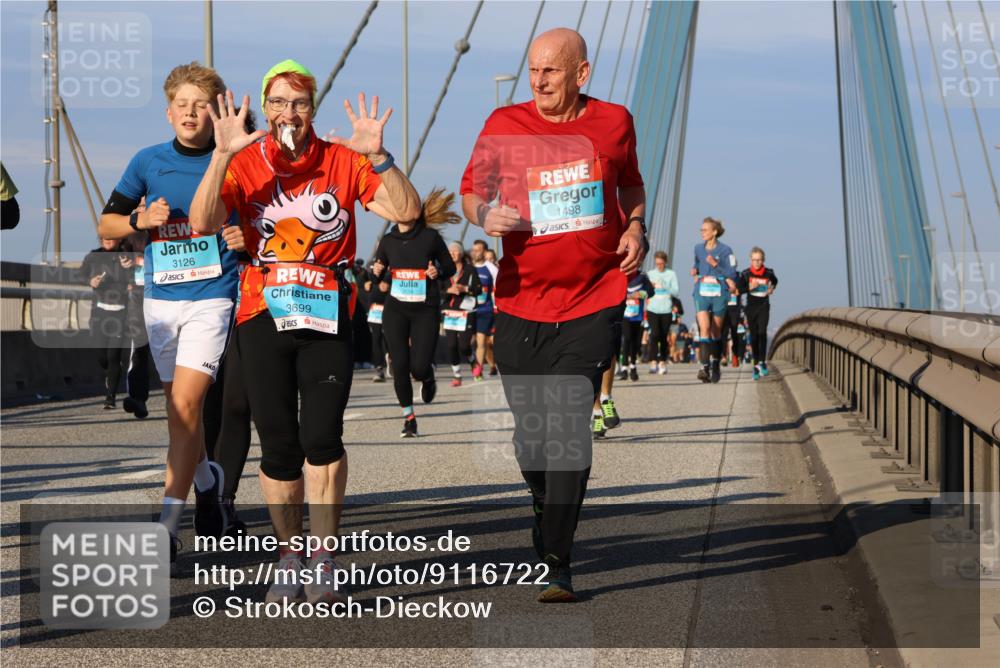 03.10.2025 - Köhlbrandbrückenlauf Strokosch-Dieckow http://msf.ph/oto/9116722 03.10.2025 09:49:45 Position 2 3126, 3699, 3134, 1498 meine-sportfotos.de
