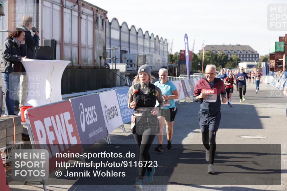 03.10.2025 - Köhlbrandbrückenlauf Jannik Wohlers http://msf.ph/oto/9116723 03.10.2025 13:33:32 Ziel 4006, 4744, 5179, 5211, 5281, 5413, 5546, 5549, 6094, 6276 meine-sportfotos.de