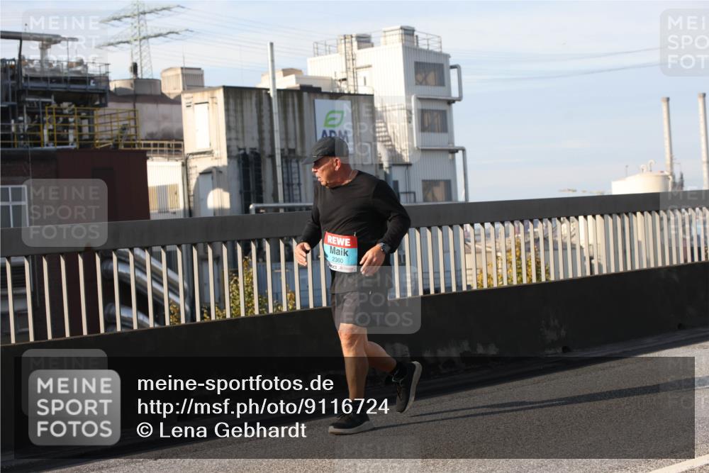 03.10.2025 - Köhlbrandbrückenlauf Lena Gebhardt http://msf.ph/oto/9116724 03.10.2025 10:21:22 Position 2 2360 meine-sportfotos.de