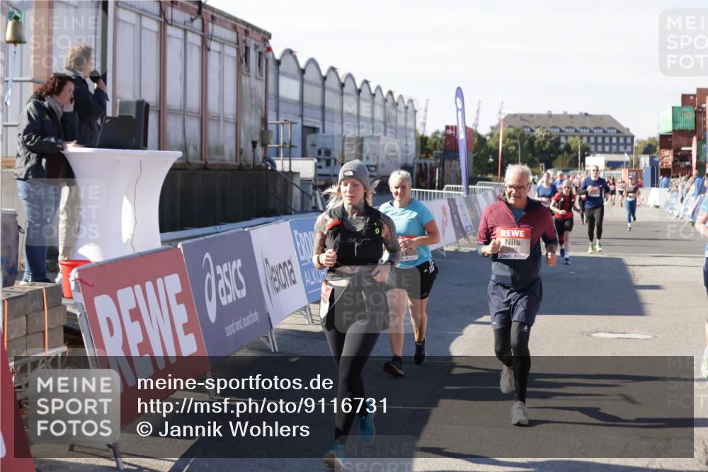 03.10.2025 - Köhlbrandbrückenlauf Jannik Wohlers http://msf.ph/oto/9116731 03.10.2025 13:33:32 Ziel 4006, 4744, 5179, 5211, 5281, 5413, 5546, 5549, 6094, 6276 meine-sportfotos.de