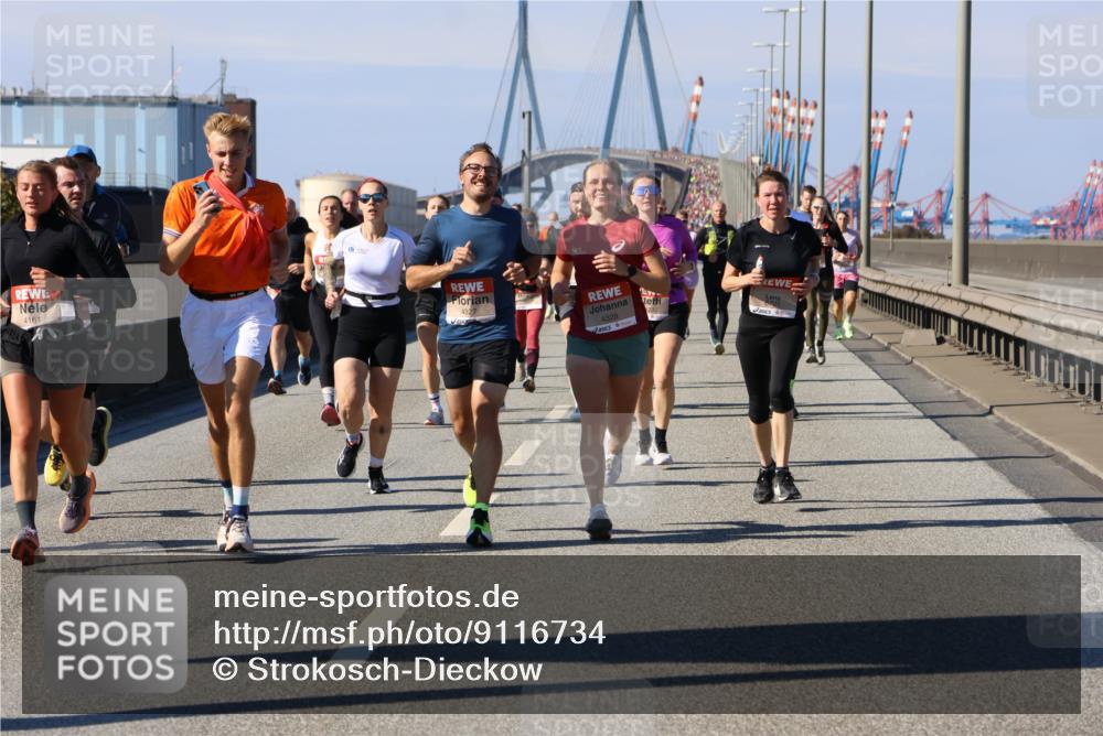 03.10.2025 - Köhlbrandbrückenlauf Strokosch-Dieckow http://msf.ph/oto/9116734 03.10.2025 12:51:40 Position 3 4161, 4327, 4328 meine-sportfotos.de