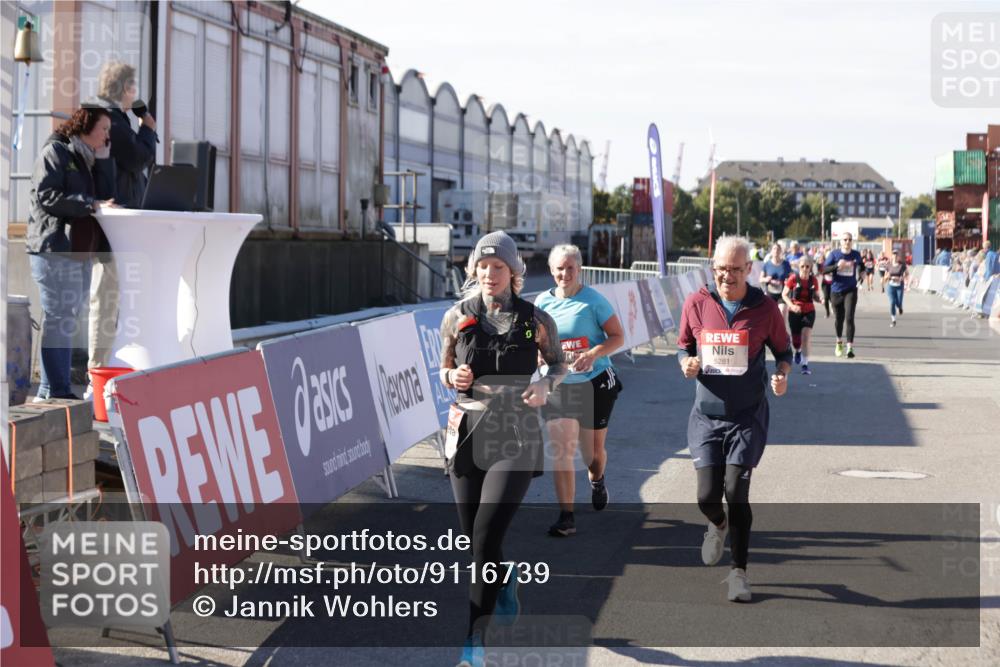 03.10.2025 - Köhlbrandbrückenlauf Jannik Wohlers http://msf.ph/oto/9116739 03.10.2025 13:33:32 Ziel 4006, 4744, 5179, 5211, 5281, 5413, 5546, 5549, 6094, 6276 meine-sportfotos.de