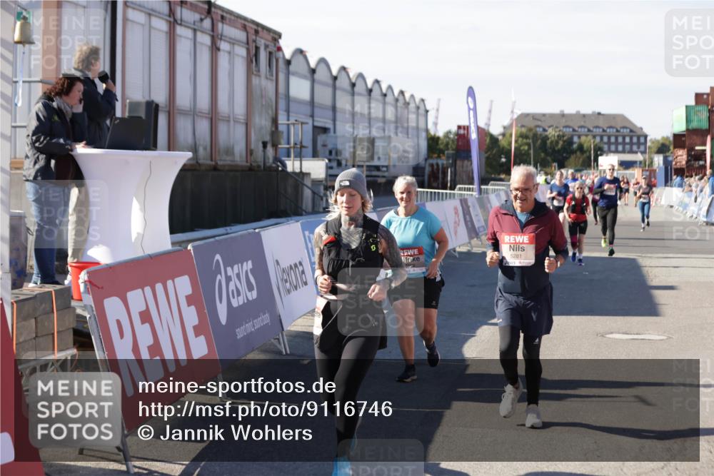 03.10.2025 - Köhlbrandbrückenlauf Jannik Wohlers http://msf.ph/oto/9116746 03.10.2025 13:33:32 Ziel 4006, 4744, 5179, 5211, 5281, 5413, 5546, 5549, 6094, 6276 meine-sportfotos.de