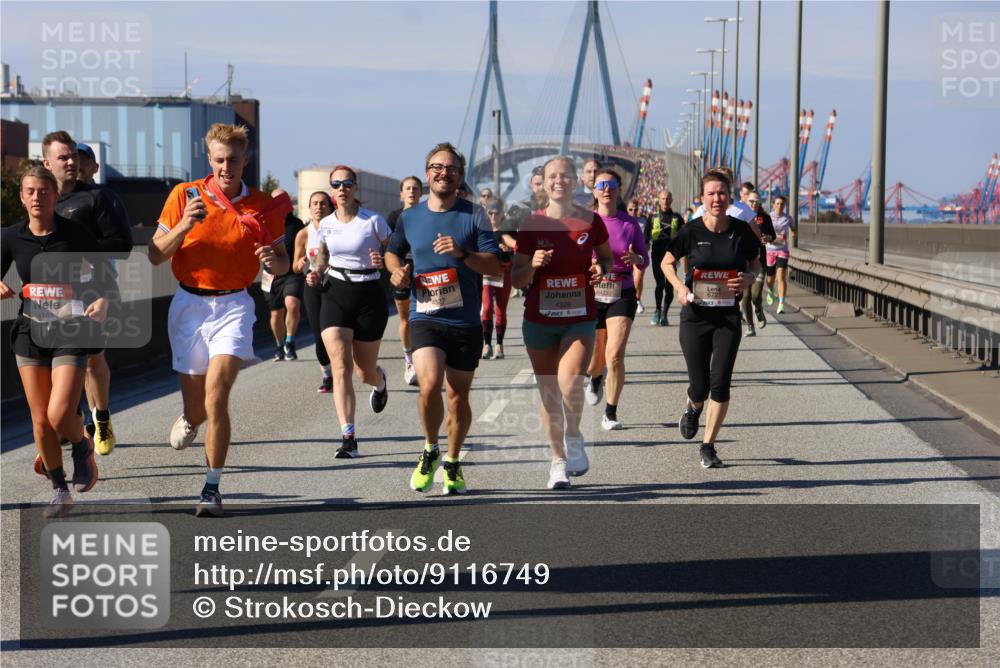 03.10.2025 - Köhlbrandbrückenlauf Strokosch-Dieckow http://msf.ph/oto/9116749 03.10.2025 12:51:40 Position 3 4161, 4328, 672 meine-sportfotos.de