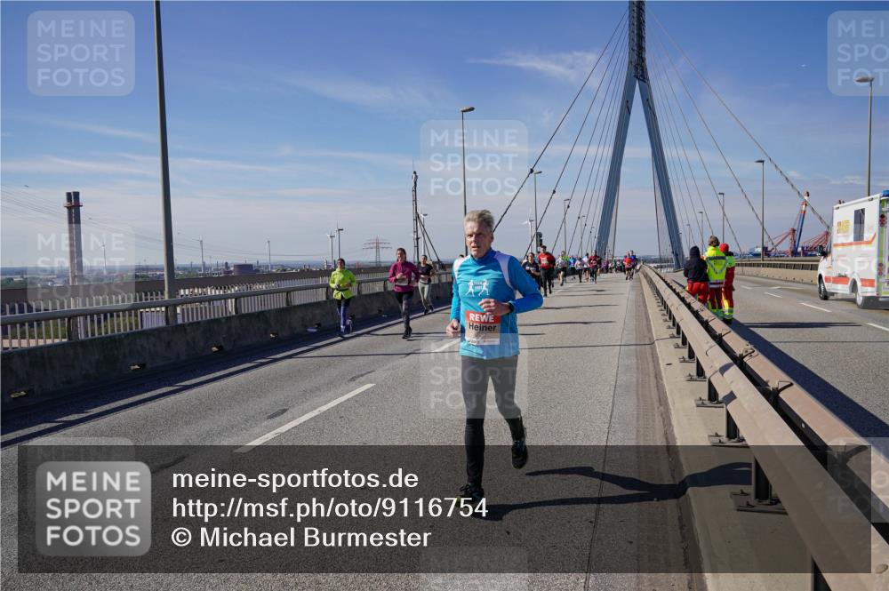 03.10.2025 - Köhlbrandbrückenlauf Michael Burmester http://msf.ph/oto/9116754 03.10.2025 12:58:24 Position 2  meine-sportfotos.de