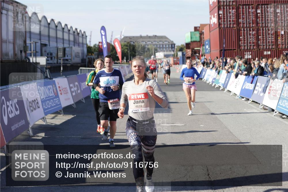 03.10.2025 - Köhlbrandbrückenlauf Jannik Wohlers http://msf.ph/oto/9116756 03.10.2025 13:02:53 Ziel 4095, 4116, 4137, 4203, 4279, 4579, 4619, 4747, 5245, 5793, 5810, 6175, 6255, 6447, 6739 meine-sportfotos.de