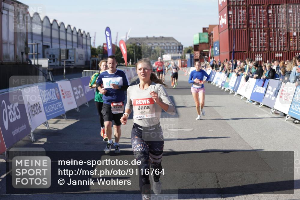 03.10.2025 - Köhlbrandbrückenlauf Jannik Wohlers http://msf.ph/oto/9116764 03.10.2025 13:02:54 Ziel 4095, 4116, 4137, 4203, 4279, 4579, 4619, 4747, 5245, 5793, 5810, 6175, 6447, 6739 meine-sportfotos.de