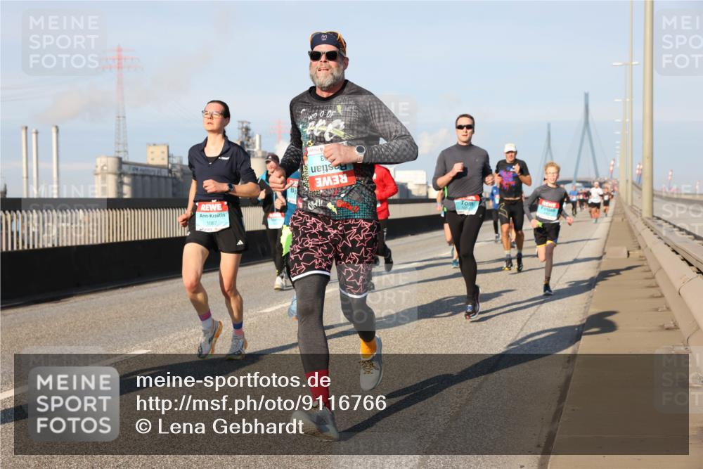 03.10.2025 - Köhlbrandbrückenlauf Lena Gebhardt http://msf.ph/oto/9116766 03.10.2025 09:44:11 Position 2 1087, 3 meine-sportfotos.de