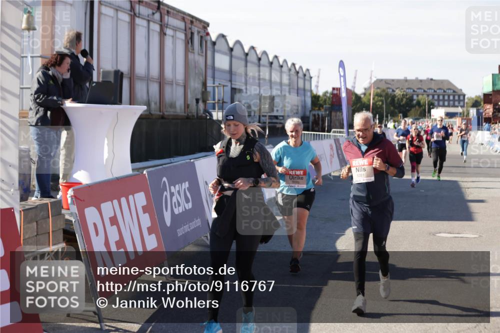 03.10.2025 - Köhlbrandbrückenlauf Jannik Wohlers http://msf.ph/oto/9116767 03.10.2025 13:33:32 Ziel 4006, 4744, 5179, 5211, 5281, 5413, 5546, 5549, 6094, 6276 meine-sportfotos.de