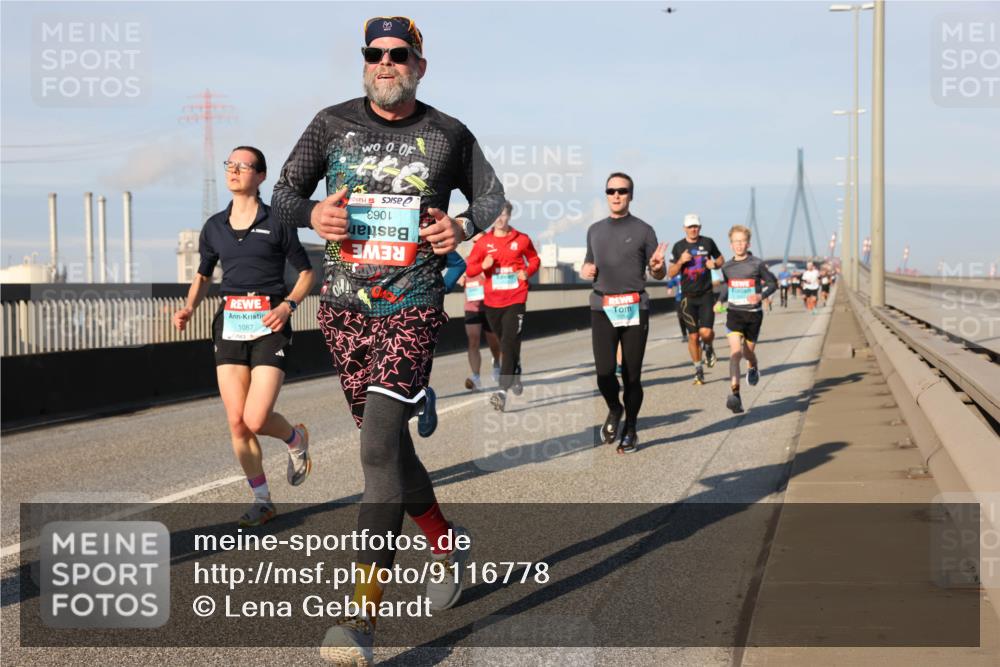 03.10.2025 - Köhlbrandbrückenlauf Lena Gebhardt http://msf.ph/oto/9116778 03.10.2025 09:44:12 Position 2 1087, 1063 meine-sportfotos.de
