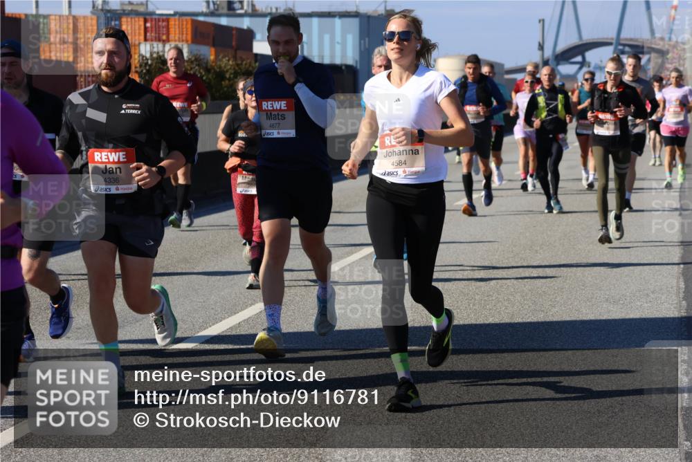 03.10.2025 - Köhlbrandbrückenlauf Strokosch-Dieckow http://msf.ph/oto/9116781 03.10.2025 12:51:46 Position 3 4336, 202, 4877, 4584 meine-sportfotos.de