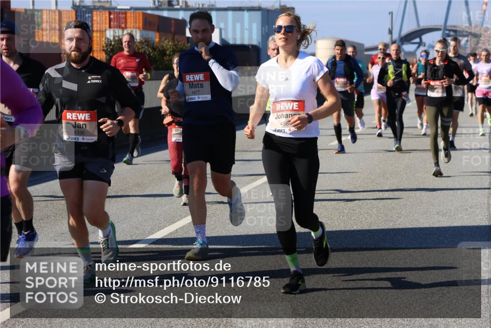 03.10.2025 - Köhlbrandbrückenlauf Strokosch-Dieckow http://msf.ph/oto/9116785 03.10.2025 12:51:46 Position 3 4336, 4877, 4584 meine-sportfotos.de