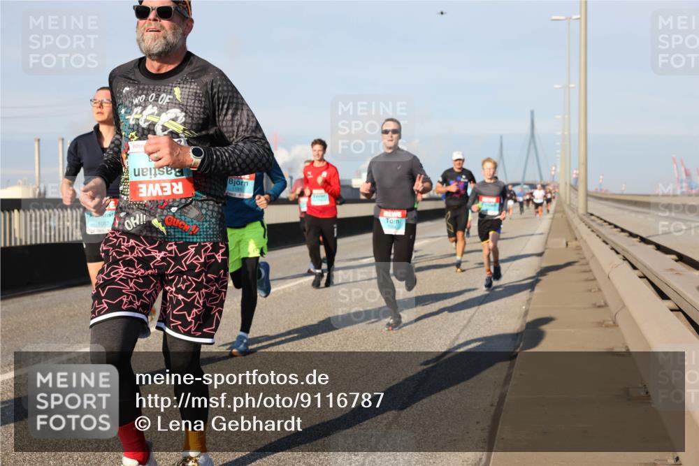 03.10.2025 - Köhlbrandbrückenlauf Lena Gebhardt http://msf.ph/oto/9116787 03.10.2025 09:44:12 Position 2 1087, 1185 meine-sportfotos.de