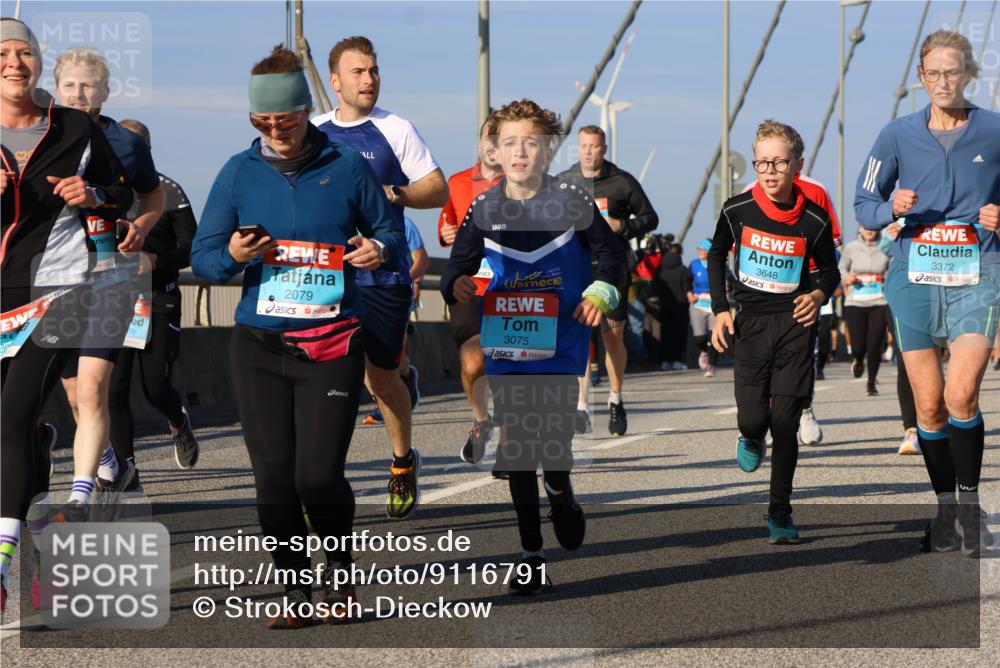 03.10.2025 - Köhlbrandbrückenlauf Strokosch-Dieckow http://msf.ph/oto/9116791 03.10.2025 09:49:53 Position 2 2079, 3075, 3648, 3372 meine-sportfotos.de