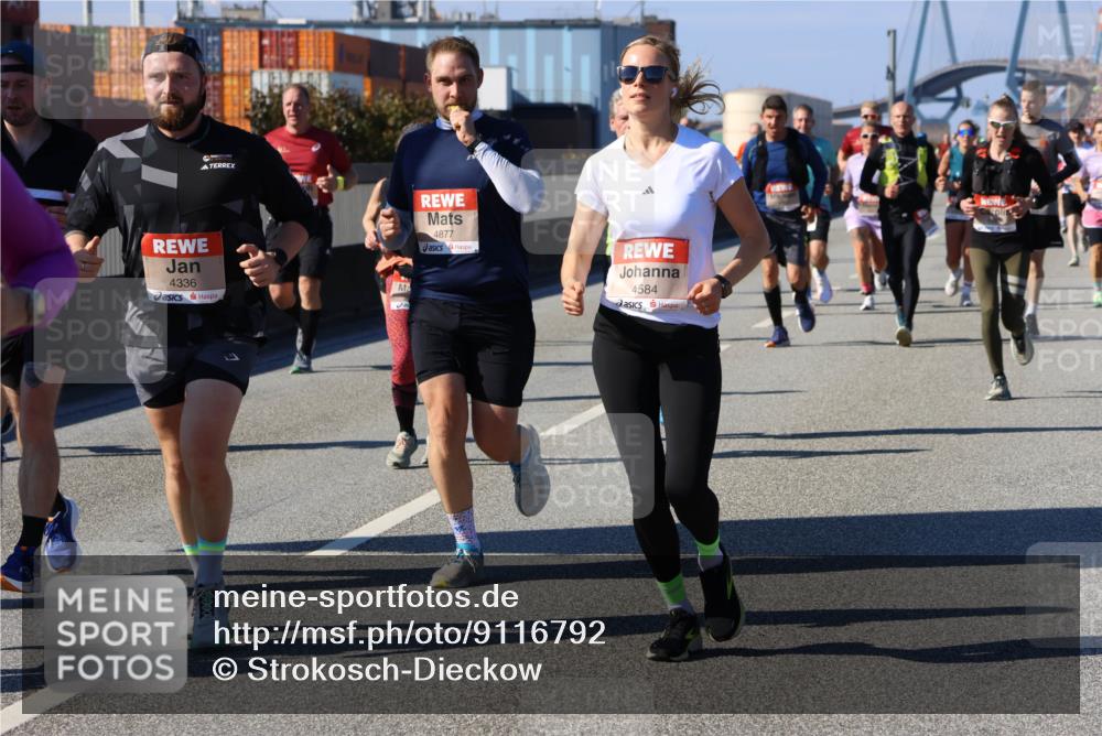 03.10.2025 - Köhlbrandbrückenlauf Strokosch-Dieckow http://msf.ph/oto/9116792 03.10.2025 12:51:46 Position 3 4336, 4877, 4584 meine-sportfotos.de