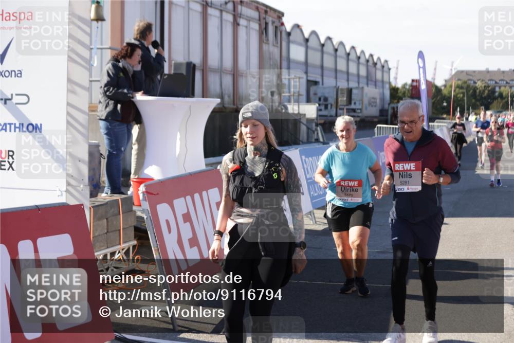 03.10.2025 - Köhlbrandbrückenlauf Jannik Wohlers http://msf.ph/oto/9116794 03.10.2025 13:33:33 Ziel 4006, 4744, 5179, 5211, 5281, 5413, 5546, 5549, 6094, 6276 meine-sportfotos.de