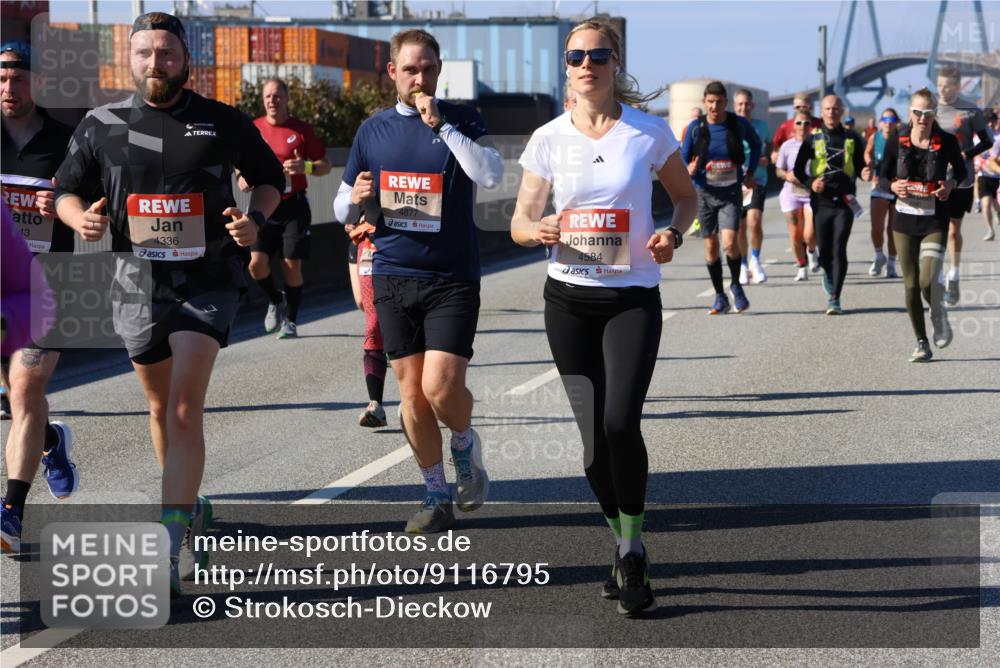 03.10.2025 - Köhlbrandbrückenlauf Strokosch-Dieckow http://msf.ph/oto/9116795 03.10.2025 12:51:46 Position 3 43, 4336, 4877, 4584 meine-sportfotos.de