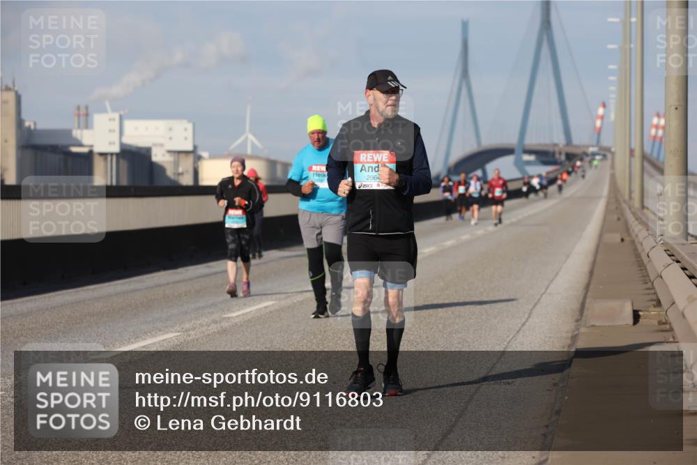 03.10.2025 - Köhlbrandbrückenlauf Lena Gebhardt http://msf.ph/oto/9116803 03.10.2025 10:21:34 Position 2 2664 meine-sportfotos.de