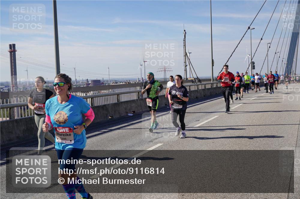03.10.2025 - Köhlbrandbrückenlauf Michael Burmester http://msf.ph/oto/9116814 03.10.2025 12:58:29 Position 2 6298 meine-sportfotos.de