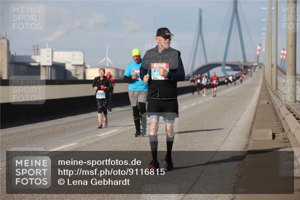 03.10.2025 - Köhlbrandbrückenlauf Lena Gebhardt http://msf.ph/oto/9116815 03.10.2025 10:21:34 Position 2 26 meine-sportfotos.de