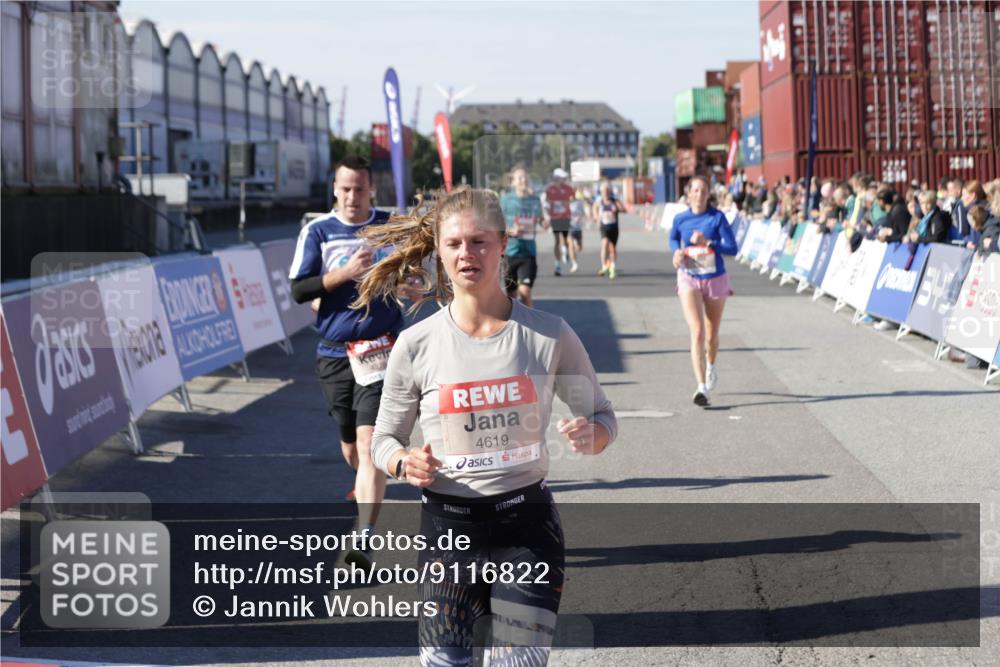 03.10.2025 - Köhlbrandbrückenlauf Jannik Wohlers http://msf.ph/oto/9116822 03.10.2025 13:02:54 Ziel 4095, 4116, 4137, 4203, 4279, 4579, 4619, 4747, 5245, 5793, 5810, 6175, 6447, 6739 meine-sportfotos.de