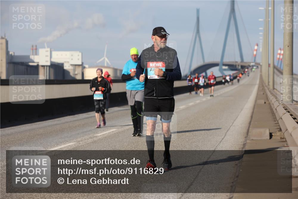 03.10.2025 - Köhlbrandbrückenlauf Lena Gebhardt http://msf.ph/oto/9116829 03.10.2025 10:21:34 Position 2  meine-sportfotos.de