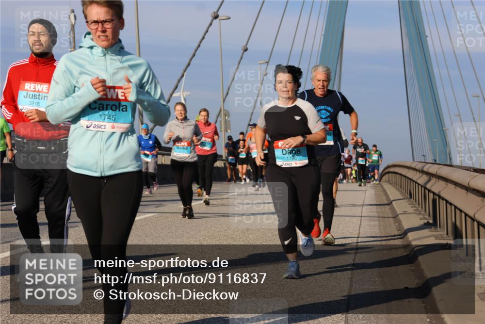 03.10.2025 - Köhlbrandbrückenlauf Strokosch-Dieckow http://msf.ph/oto/9116837 03.10.2025 09:49:58 Position 2 3216, 1745, 1796 meine-sportfotos.de