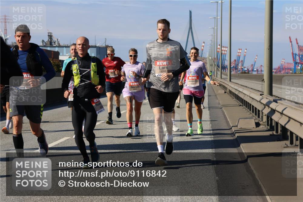 03.10.2025 - Köhlbrandbrückenlauf Strokosch-Dieckow http://msf.ph/oto/9116842 03.10.2025 12:51:51 Position 3 4659, 6224, 5096, 6222, 47 meine-sportfotos.de