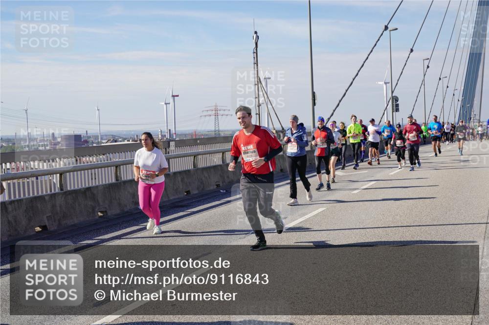 03.10.2025 - Köhlbrandbrückenlauf Michael Burmester http://msf.ph/oto/9116843 03.10.2025 12:58:31 Position 2 6075 meine-sportfotos.de