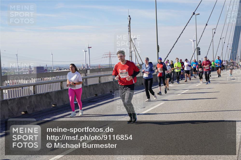 03.10.2025 - Köhlbrandbrückenlauf Michael Burmester http://msf.ph/oto/9116854 03.10.2025 12:58:31 Position 2 6075 meine-sportfotos.de