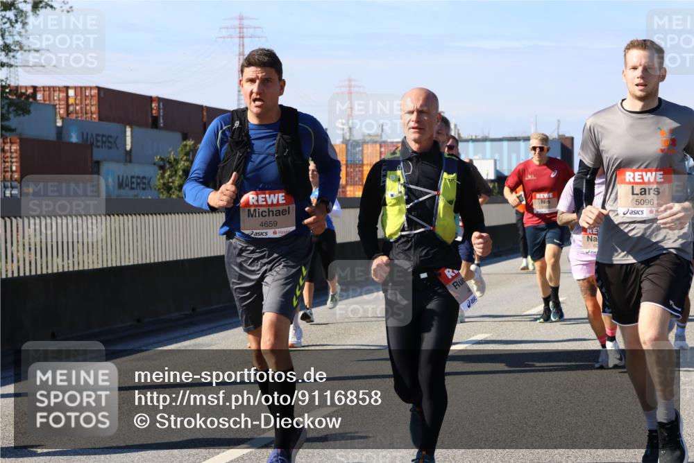 03.10.2025 - Köhlbrandbrückenlauf Strokosch-Dieckow http://msf.ph/oto/9116858 03.10.2025 12:51:52 Position 3 4659, 5096, 62 meine-sportfotos.de