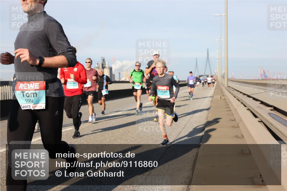 03.10.2025 - Köhlbrandbrückenlauf Lena Gebhardt http://msf.ph/oto/9116860 03.10.2025 09:44:13 Position 2 1054, 2997 meine-sportfotos.de