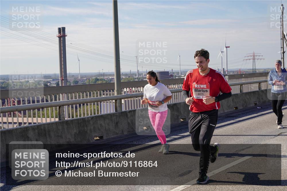 03.10.2025 - Köhlbrandbrückenlauf Michael Burmester http://msf.ph/oto/9116864 03.10.2025 12:58:32 Position 2 6075 meine-sportfotos.de