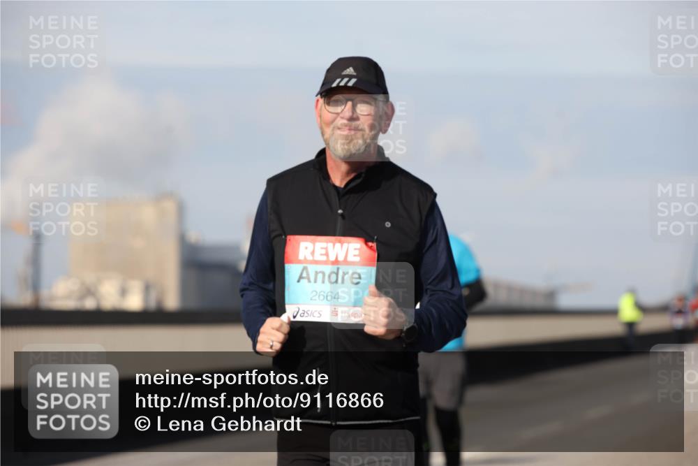 03.10.2025 - Köhlbrandbrückenlauf Lena Gebhardt http://msf.ph/oto/9116866 03.10.2025 10:21:37 Position 2 2664 meine-sportfotos.de