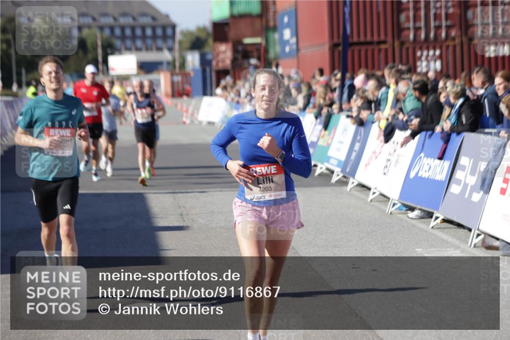 03.10.2025 - Köhlbrandbrückenlauf Jannik Wohlers http://msf.ph/oto/9116867 03.10.2025 13:02:55 Ziel 4095, 4116, 4137, 4203, 4279, 4294, 4619, 4747, 5245, 5793, 5810, 6175, 6447, 6739, 6770 meine-sportfotos.de