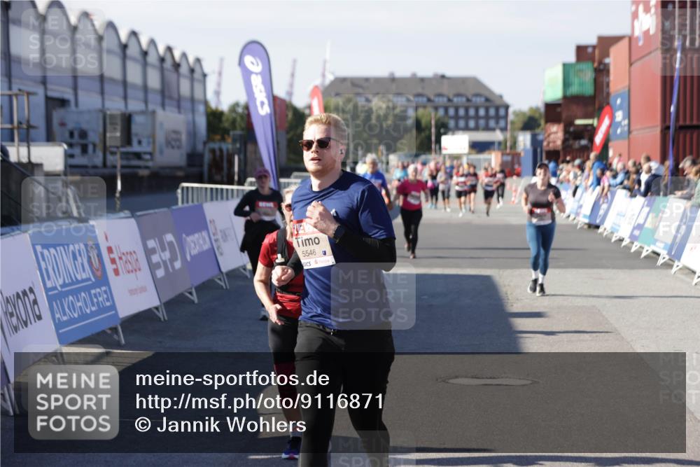 03.10.2025 - Köhlbrandbrückenlauf Jannik Wohlers http://msf.ph/oto/9116871 03.10.2025 13:33:38 Ziel 4006, 4744, 5179, 5281, 5367, 5546, 5549, 5579, 6094, 6734 meine-sportfotos.de