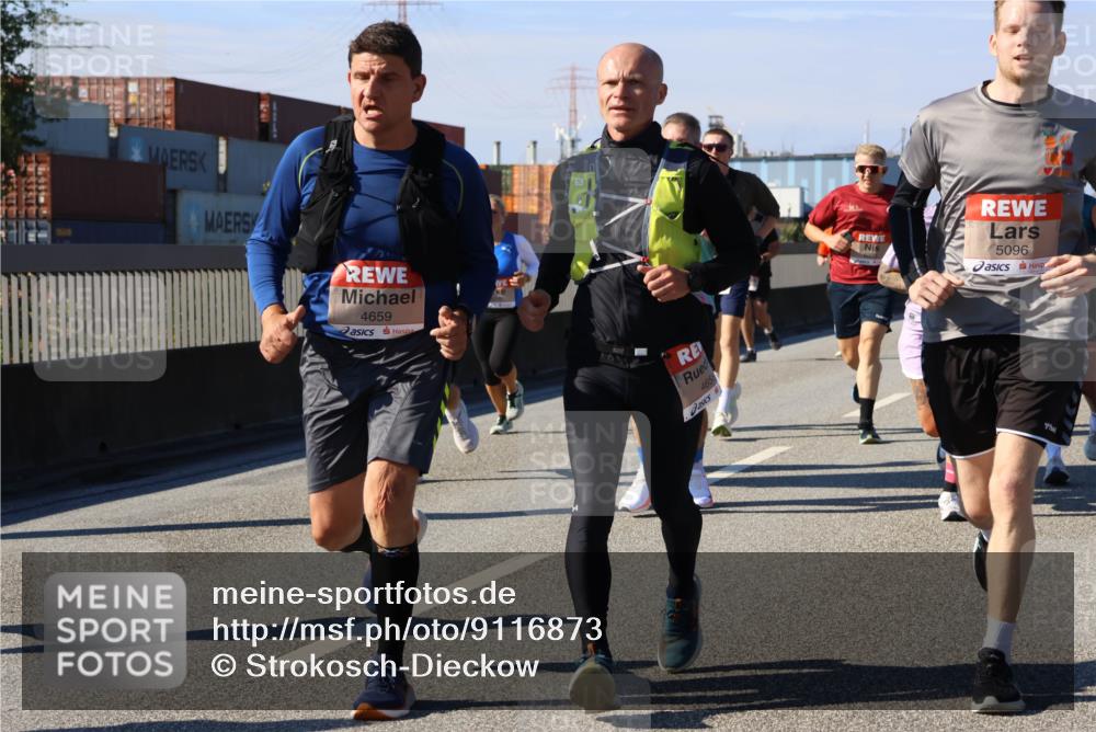 03.10.2025 - Köhlbrandbrückenlauf Strokosch-Dieckow http://msf.ph/oto/9116873 03.10.2025 12:51:52 Position 3 4659, 465, 5096 meine-sportfotos.de