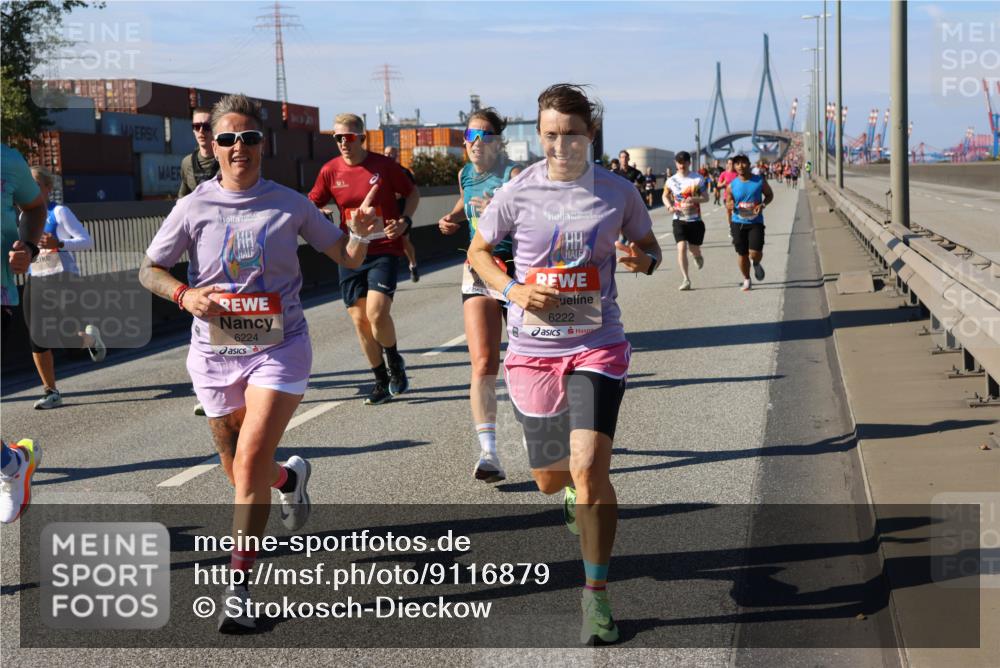 03.10.2025 - Köhlbrandbrückenlauf Strokosch-Dieckow http://msf.ph/oto/9116879 03.10.2025 12:51:54 Position 3 6224, 6222 meine-sportfotos.de