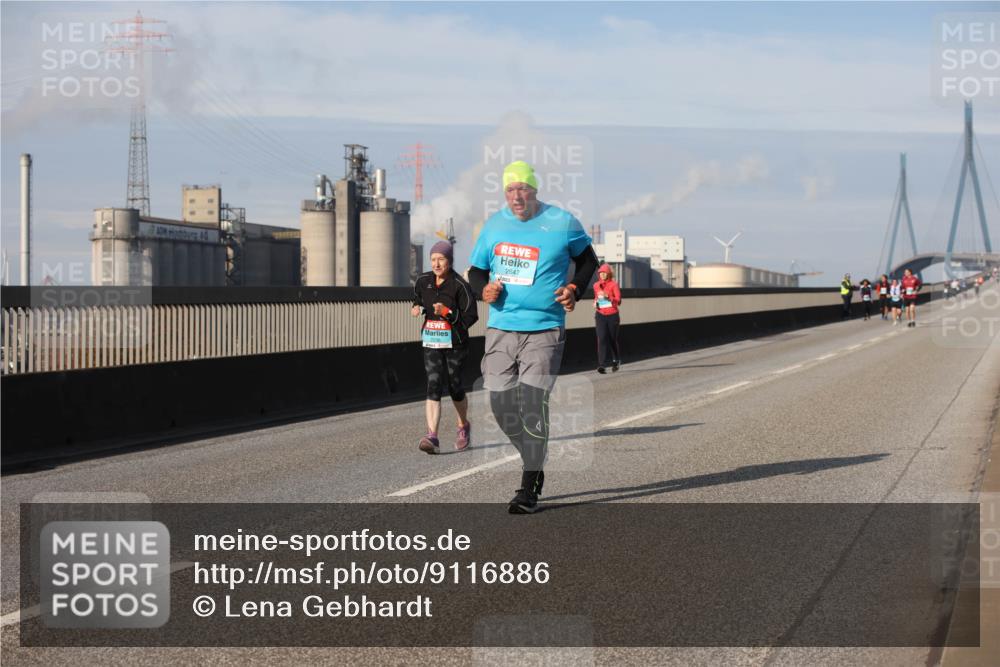 03.10.2025 - Köhlbrandbrückenlauf Lena Gebhardt http://msf.ph/oto/9116886 03.10.2025 10:21:40 Position 2 2647 meine-sportfotos.de