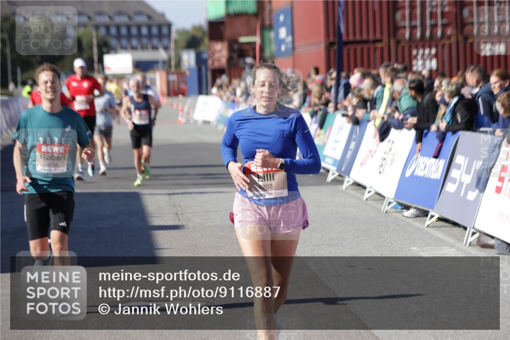 03.10.2025 - Köhlbrandbrückenlauf Jannik Wohlers http://msf.ph/oto/9116887 03.10.2025 13:02:56 Ziel 4095, 4116, 4137, 4203, 4279, 4294, 4619, 4747, 5245, 5793, 5810, 6175, 6447, 6655, 6770 meine-sportfotos.de