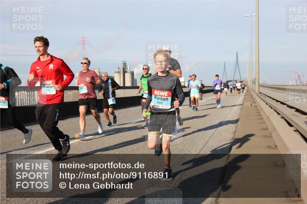03.10.2025 - Köhlbrandbrückenlauf Lena Gebhardt http://msf.ph/oto/9116891 03.10.2025 09:44:14 Position 2 175, 1118, 2997 meine-sportfotos.de