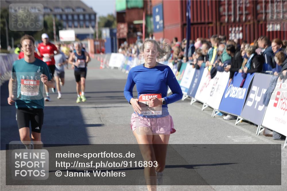 03.10.2025 - Köhlbrandbrückenlauf Jannik Wohlers http://msf.ph/oto/9116893 03.10.2025 13:02:56 Ziel 4095, 4116, 4137, 4203, 4279, 4294, 4619, 4747, 5245, 5793, 5810, 6175, 6447, 6655, 6770 meine-sportfotos.de