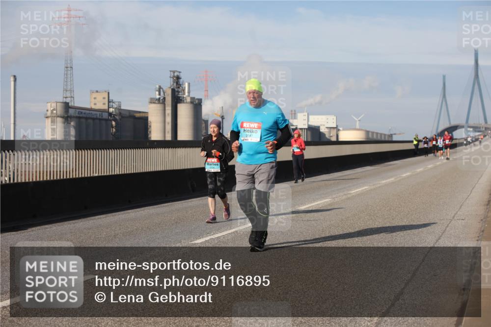 03.10.2025 - Köhlbrandbrückenlauf Lena Gebhardt http://msf.ph/oto/9116895 03.10.2025 10:21:41 Position 2 2236, 2647 meine-sportfotos.de