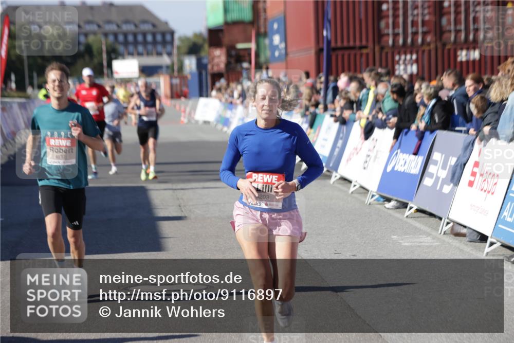 03.10.2025 - Köhlbrandbrückenlauf Jannik Wohlers http://msf.ph/oto/9116897 03.10.2025 13:02:56 Ziel 4095, 4116, 4137, 4203, 4279, 4294, 4619, 4747, 5245, 5793, 5810, 6175, 6447, 6655, 6770 meine-sportfotos.de