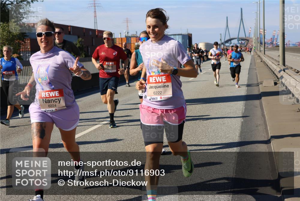 03.10.2025 - Köhlbrandbrückenlauf Strokosch-Dieckow http://msf.ph/oto/9116903 03.10.2025 12:51:55 Position 3 6224, 6222 meine-sportfotos.de