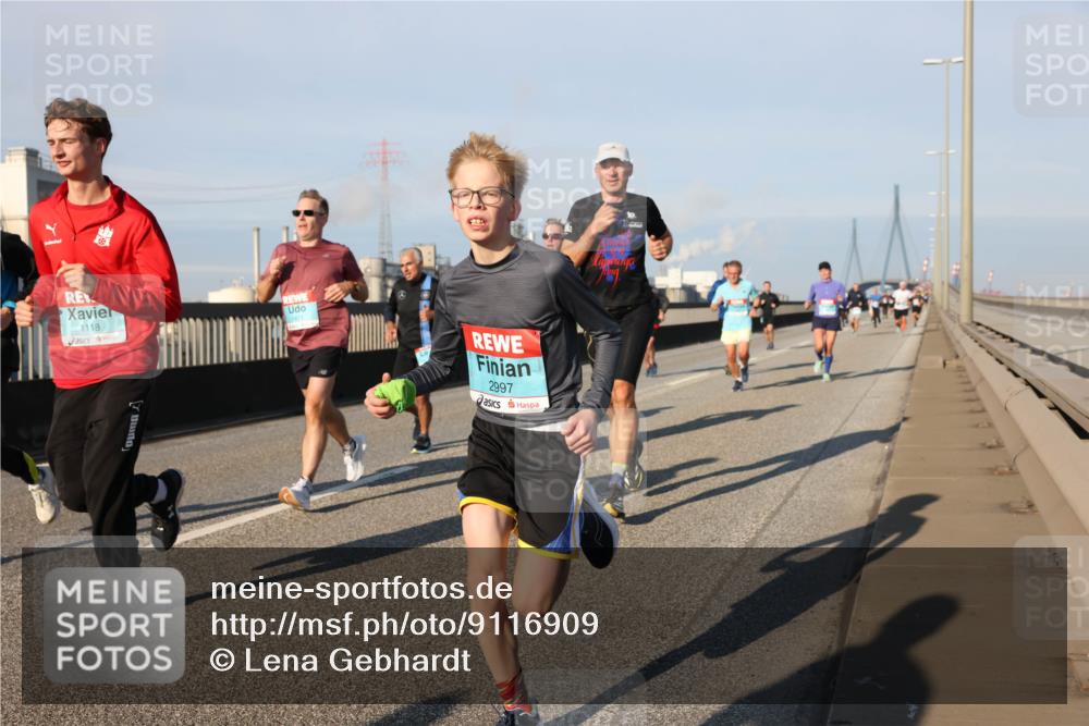 03.10.2025 - Köhlbrandbrückenlauf Lena Gebhardt http://msf.ph/oto/9116909 03.10.2025 09:44:14 Position 2 1118, 2997 meine-sportfotos.de