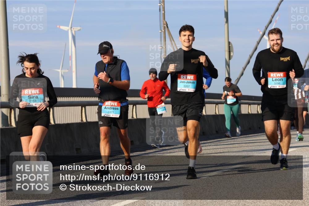 03.10.2025 - Köhlbrandbrückenlauf Strokosch-Dieckow http://msf.ph/oto/9116912 03.10.2025 09:50:10 Position 2 2155, 1471, 3207, 3206 meine-sportfotos.de